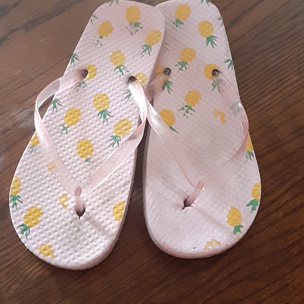 Girls flip•flops pink w pineapples on imprint